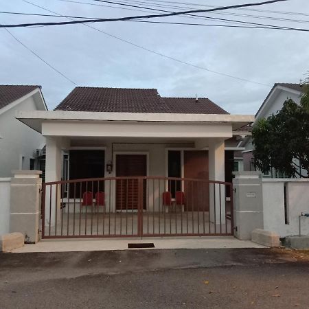 Friendly Homestay Malacca Esterno foto
